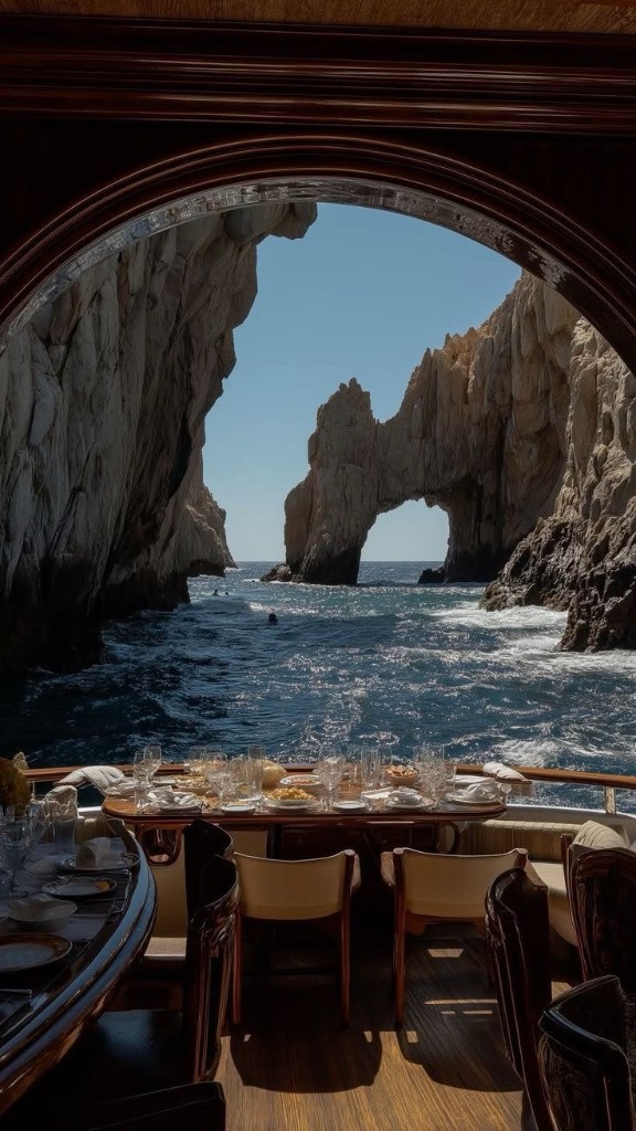 Look 4 — Dining at sea